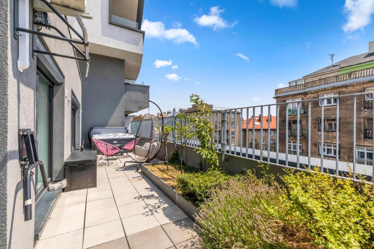 Apartamento Lam Pink - Jacuzzi - Ac - Ps4 Bratislava Exterior foto